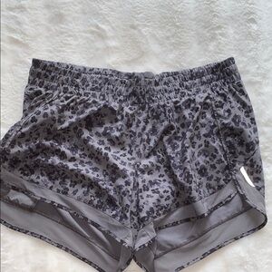 Athleta 2021 Leopard Print Mesh Racer Run Short 4"